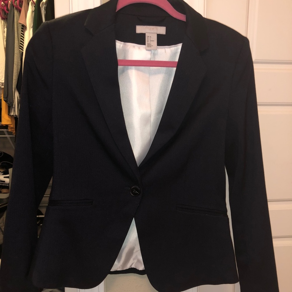 H&M women’s fitted blazer